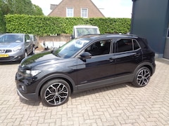 Volkswagen T-Cross - 1.0 TSI Life Ecc, Groot Navi, PDC v+a, LM Velgen, Trekhaak