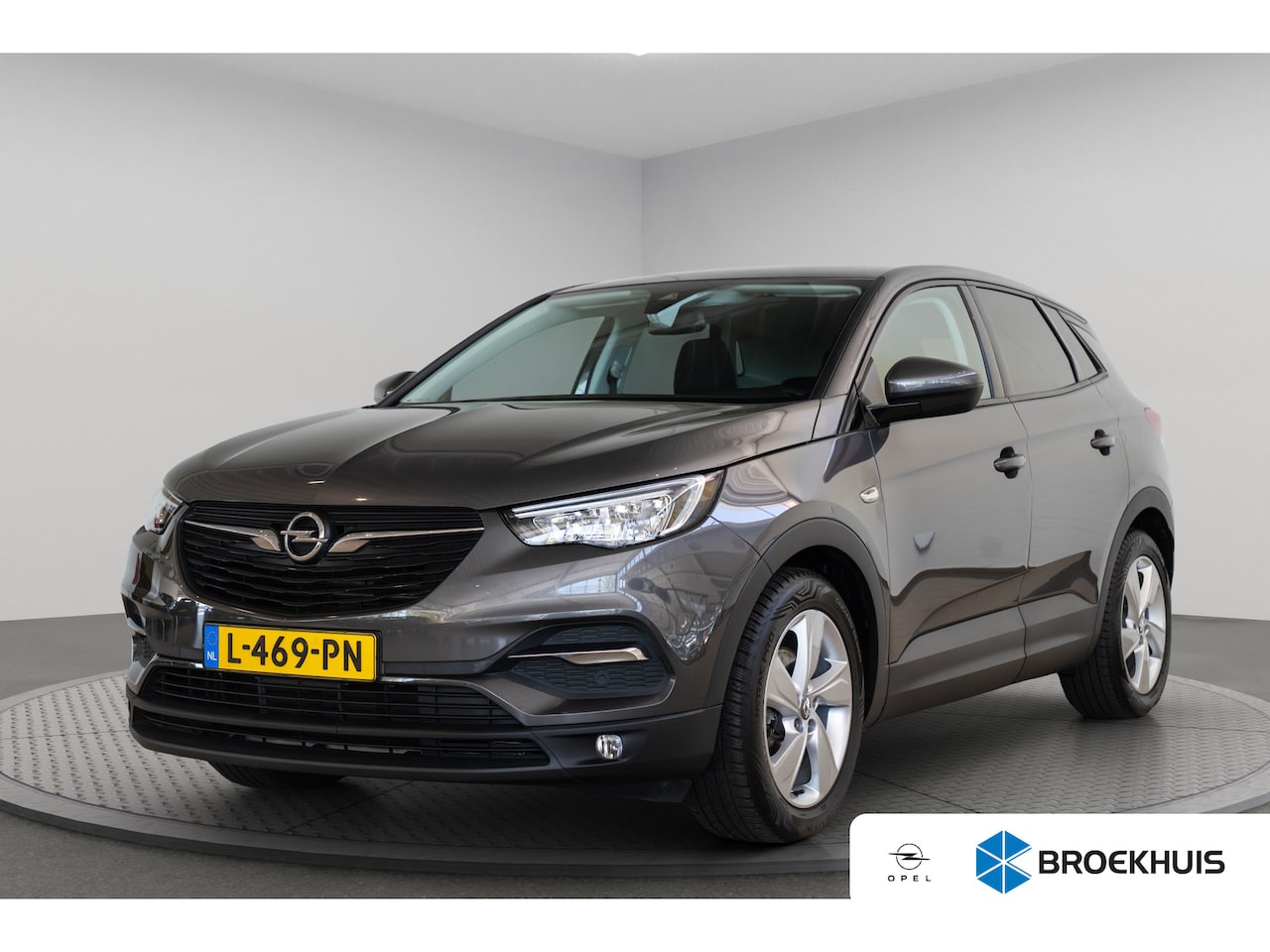 Opel Grandland X - 1.2 Turbo Business Executive Automaat | Trekhaak | Stoel & Stuurvewarming | Parkeersensore - AutoWereld.nl