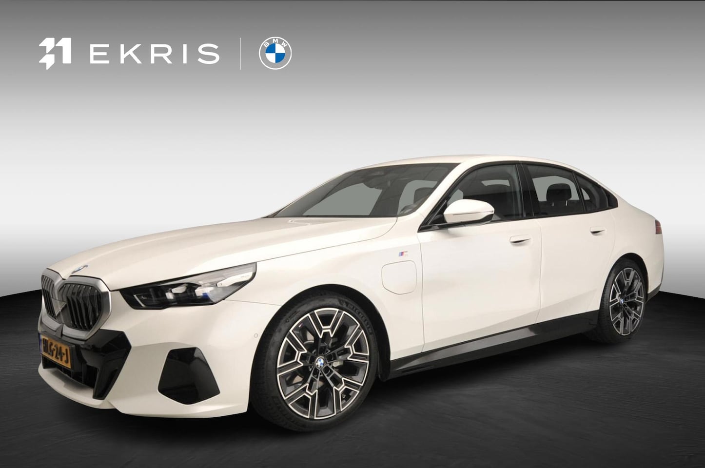 BMW 5-serie - Sedan 530e | M-Sportpakket | LED | Navigatie | Sportstoelen | Stoelverwarming | DAB | Harm - AutoWereld.nl
