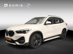 BMW X1 - sDrive18i | LED | HUD | Trekhaak | Sportstoelen | Shadow line | DAB | Hifi speakers | Alu