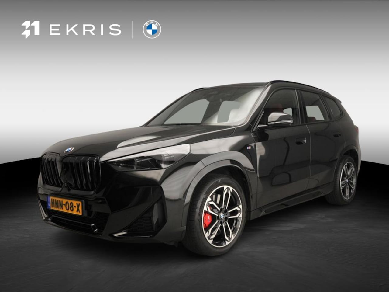 BMW X1 - sDrive18i | M-Sportpakket | LED | Leder | HUD | Active cruise | Trekhaak | Stoelverwarming - AutoWereld.nl