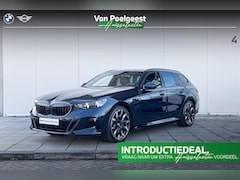 BMW 5-serie Touring - 530e xDrive M-Sport Pro / Glazendak / 21inch / Driving assistant prof / Trekhaak / Carbon