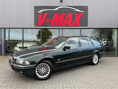 BMW 5-serie Touring - 530i AUT Lifestyle Edit Xenon Leer Navi Trekhaak