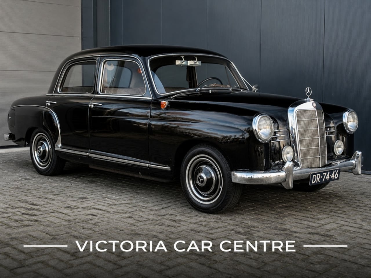 MERCEDES-BENZ 180 D