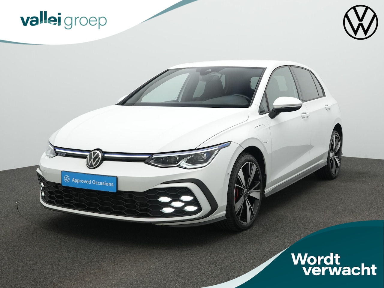 Volkswagen Golf - 1.4 eHybrid 245 pk GTE | IQ Light | Achteruitrijcamera | Navigatie | Keyless Acces | - AutoWereld.nl