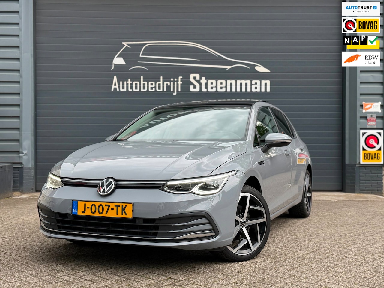 Volkswagen Golf - 1.5 eTSI Style | Pano | Massage | IQ Light - AutoWereld.nl