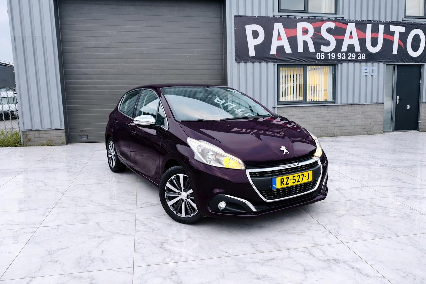Peugeot 208 - 1.2 PureTech Allure Luxe Uitvoering carplay/Cam/Cruise/ - AutoWereld.nl