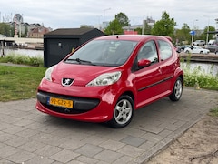Peugeot 107 - 1.0-12V XS Automaat Unique Kilometers NAP