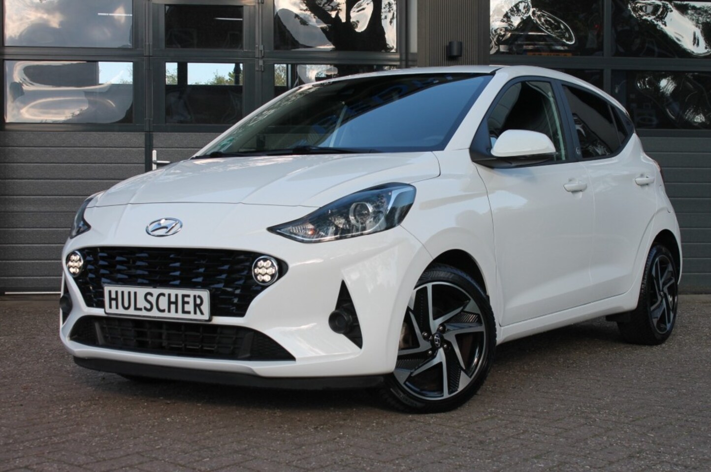 Hyundai i10 - 1.0  30 jaar editie     Stoel / Stuur verwarming / camera - AutoWereld.nl