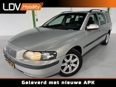 Volvo V70 - 2.4 T COMFORT LINE / 7-persoons / Nieuwe APK / Automaat