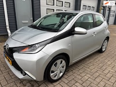 Toyota Aygo - 1.0 VVT-i x-play camera airco nieuwe a.p.k