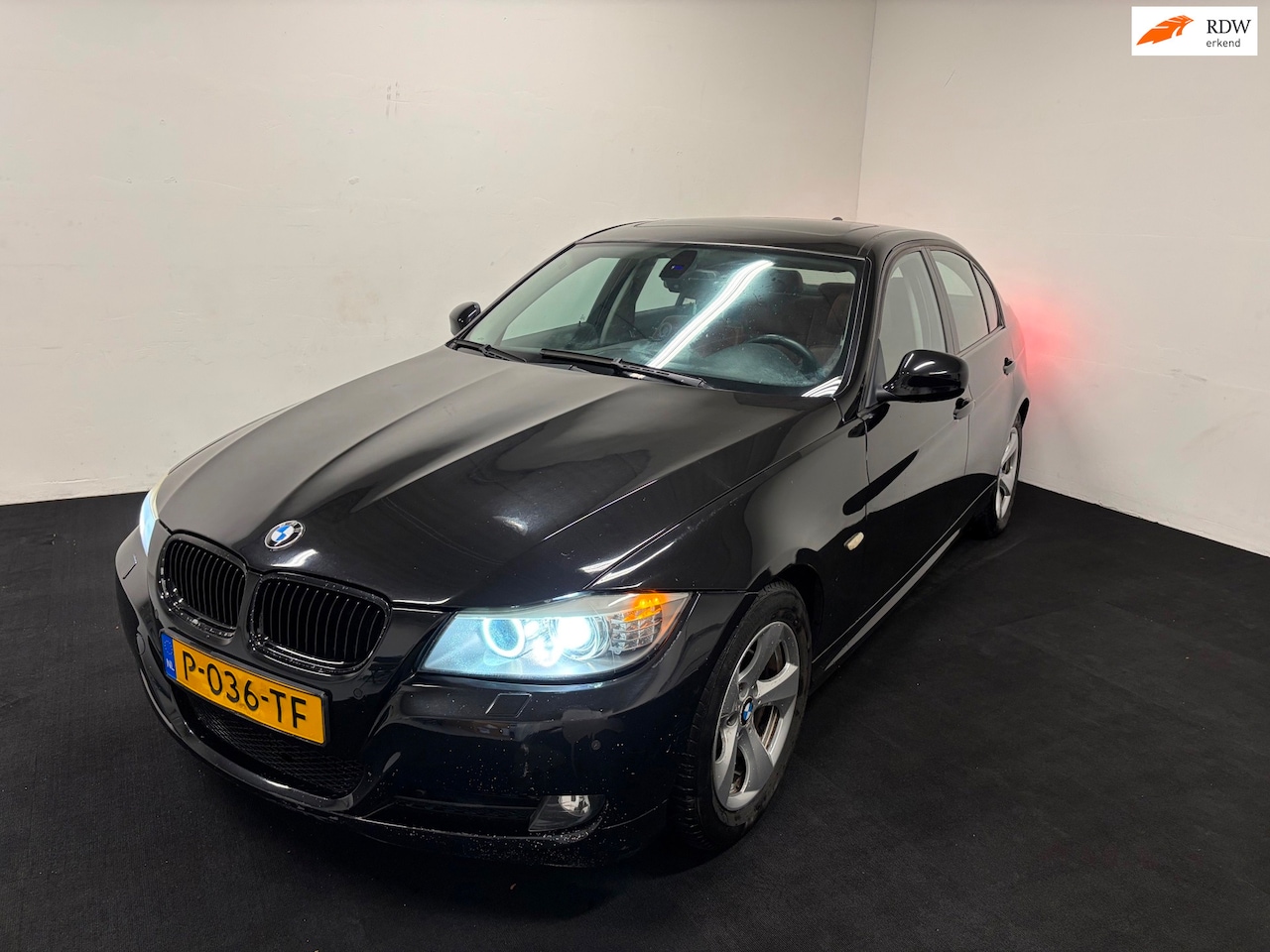 BMW 3-serie - 318d AUT Airco Navi Leer Pano - AutoWereld.nl