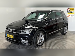Volkswagen Tiguan - 1.5 TSI R-Line Business Nederlndse auto navigatie panoramadak parkeersensoren virtuele coc