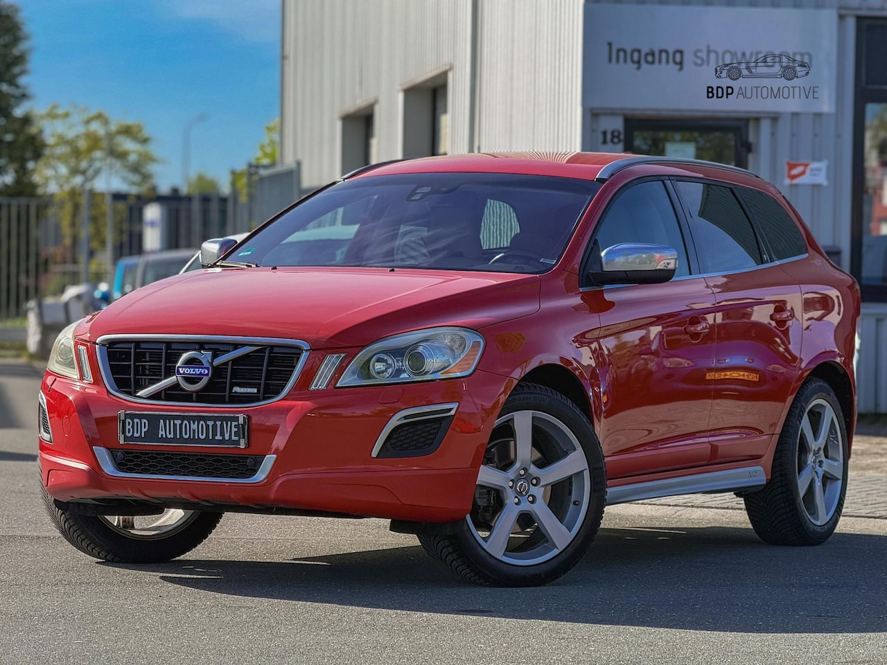 Volvo XC60 - 3.0 T6 AWD Momentum Leer | Camera | Mooie auto - AutoWereld.nl