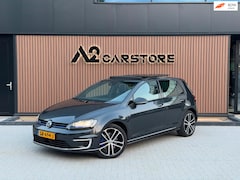 Volkswagen Golf - 1.4 TSI GTE APK PANORAMA LEER CAMERA FULL