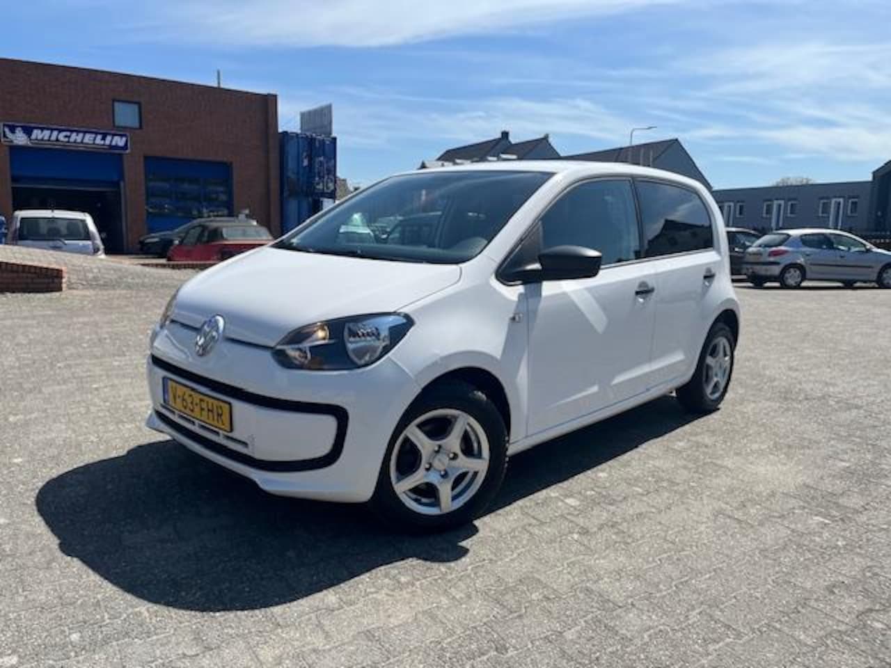 Volkswagen Up! - 1.0 load up! airco rijklaar apk tot 5-2027