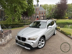 BMW X1 - sDrive18i Executive | Pano | Trekhaak | PDC | Leder |