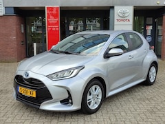 Toyota Yaris - 1.5 Hybrid STYLE TREKHAAK PARK-SENSOREN STOELVERW BLIND SPOT KEYLESS APPLE/ANDROID LED CLI