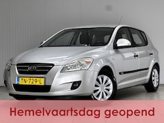 Kia Cee'd - 1.4 X-pect /Airco /Elek. pakket /C.V. afstand /Radio-CD /Isofix /Armsteun /Mistlampen /Stu