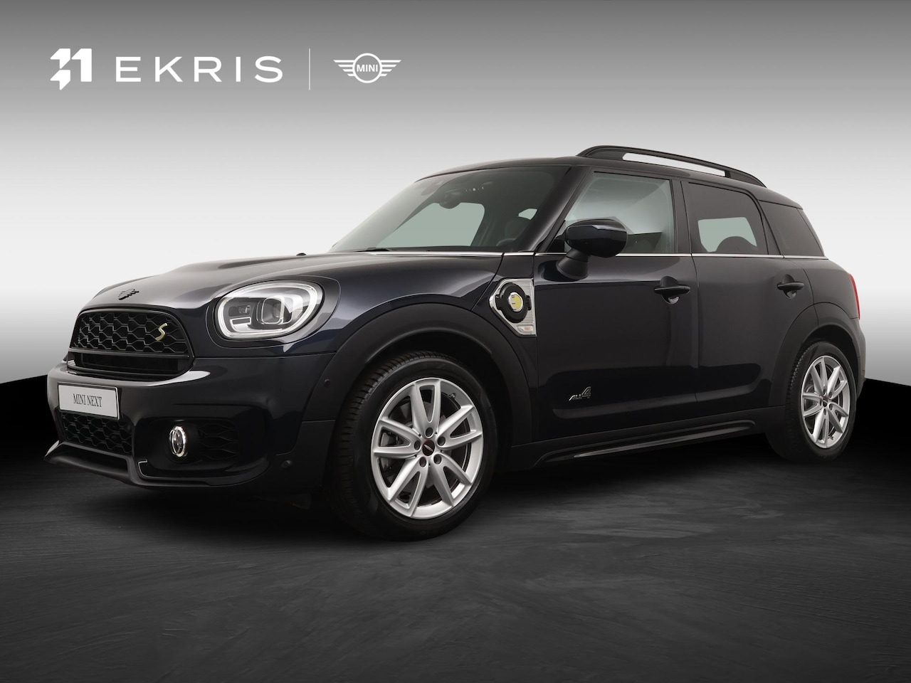 MINI Countryman - Cooper SE ALL4 John Cooper Works | Achteruitrijcamera | Panoramadak | Stuurwielverwarming - AutoWereld.nl