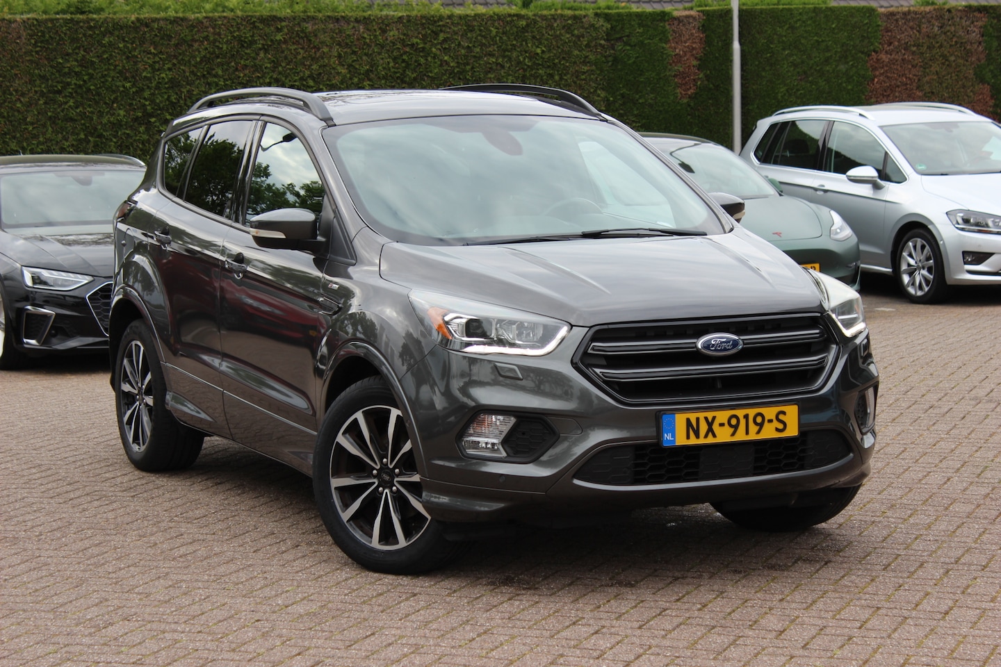 Ford Kuga - 1.5 EcoBoost ST Line 150pk / Panoramadak / Camera / Leder&Alcantara / CarPlay / Keyless / - AutoWereld.nl