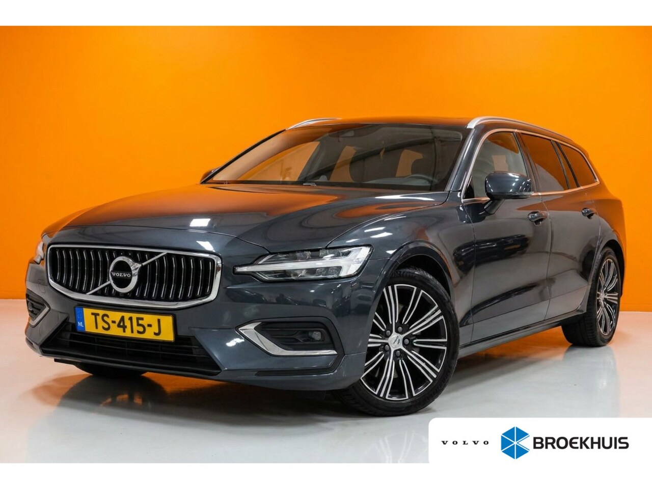 Volvo V60 - 2.0 T5 Inscription | Trekhaak | Bruin Leder | Cruise Adaptief | BLIS | - AutoWereld.nl