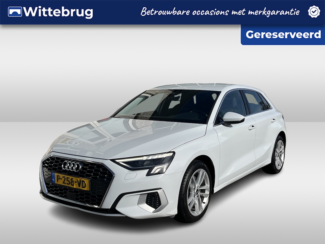 Audi A3 Sportback - 30 TFSI Advanced edition / AUTOMAAT/ PARKEERSENSOREN V+A/ SMARTPHONE INTERFACE/ CRUISE CON - AutoWereld.nl