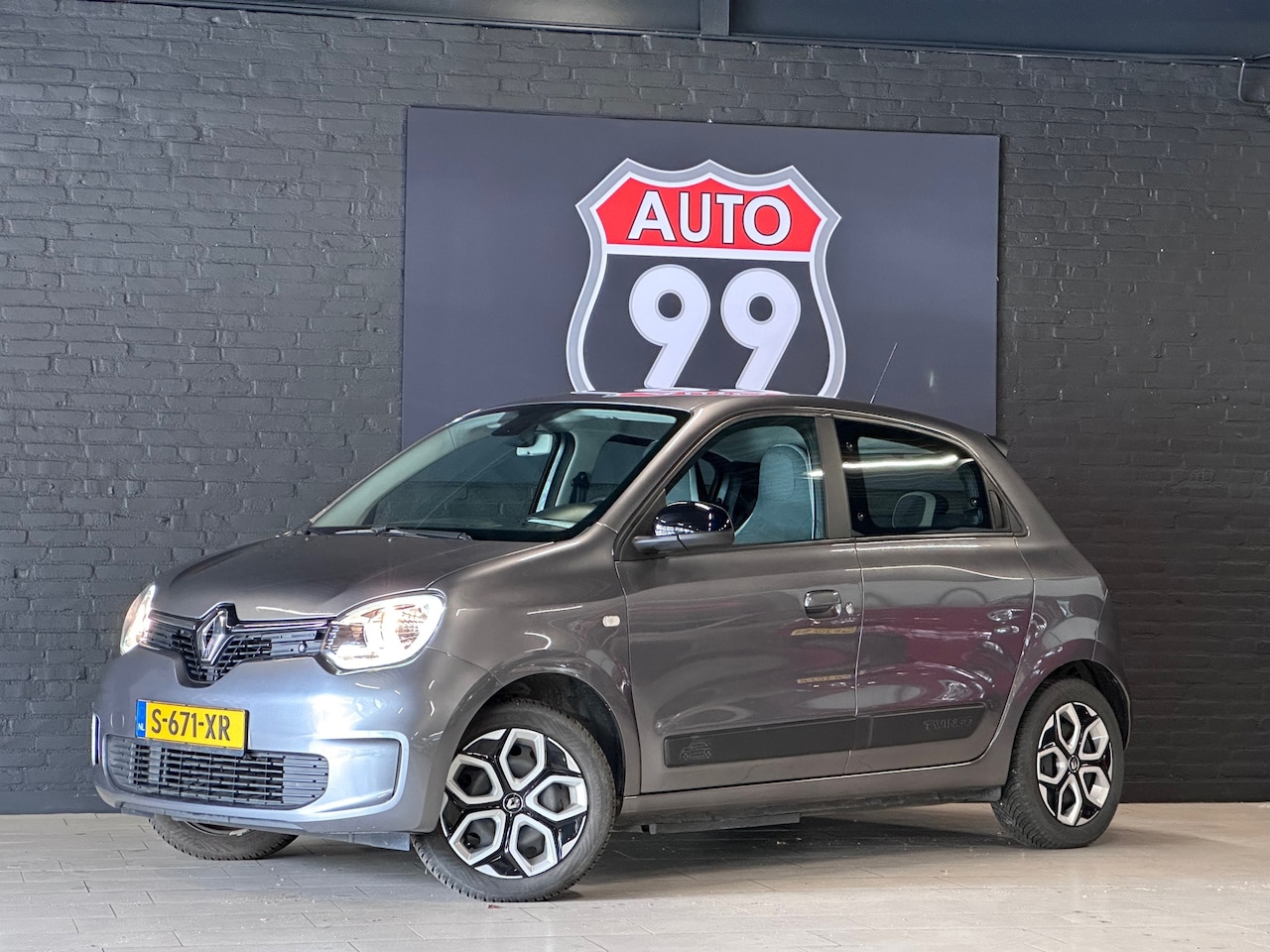 Renault Twingo Z.E. - R80 E-Tech Equilibre 22 kWh NIEUWE ACCU SOH 100% AUTO / CLIMA / CRUISE - AutoWereld.nl