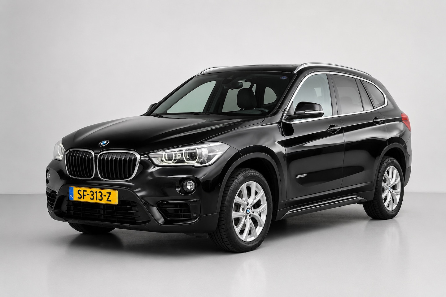 BMW X1 - sDrive18i High Executive AUTOMAAT NL AUTO*CAMERA*LED - AutoWereld.nl