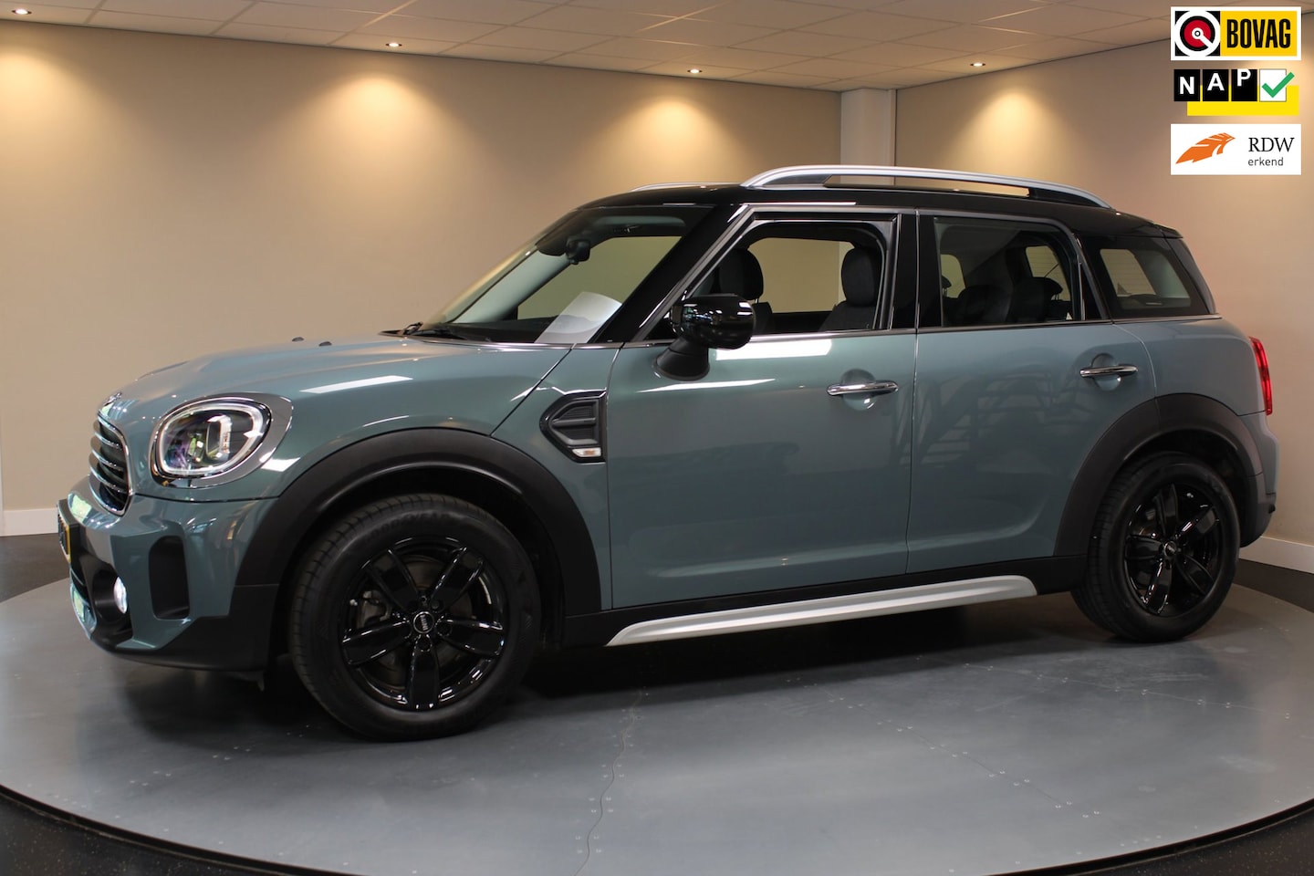 MINI Countryman - Mini 1.5 Cooper Classic *25.000km!* Dealer OH|Carplay|Camera|Stoelverw.|Navi|DAB|NAP - AutoWereld.nl