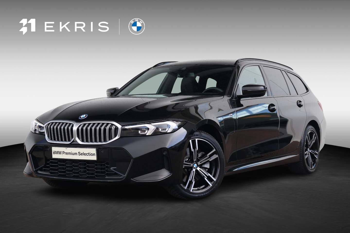 BMW 3-serie Touring - 330e / M-Sport Pakket / Trekhaak / Leder / Stoelverwarming / Camera / PDC / Comfort Access - AutoWereld.nl