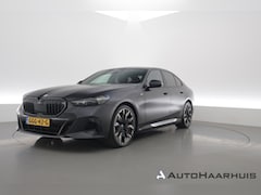 BMW 5-serie - 550e xDrive M-Sport Pro | Rijklaar | SOH 93.7% | 6-Cilinder | Pano | Elek. Trekhaak | Bowe