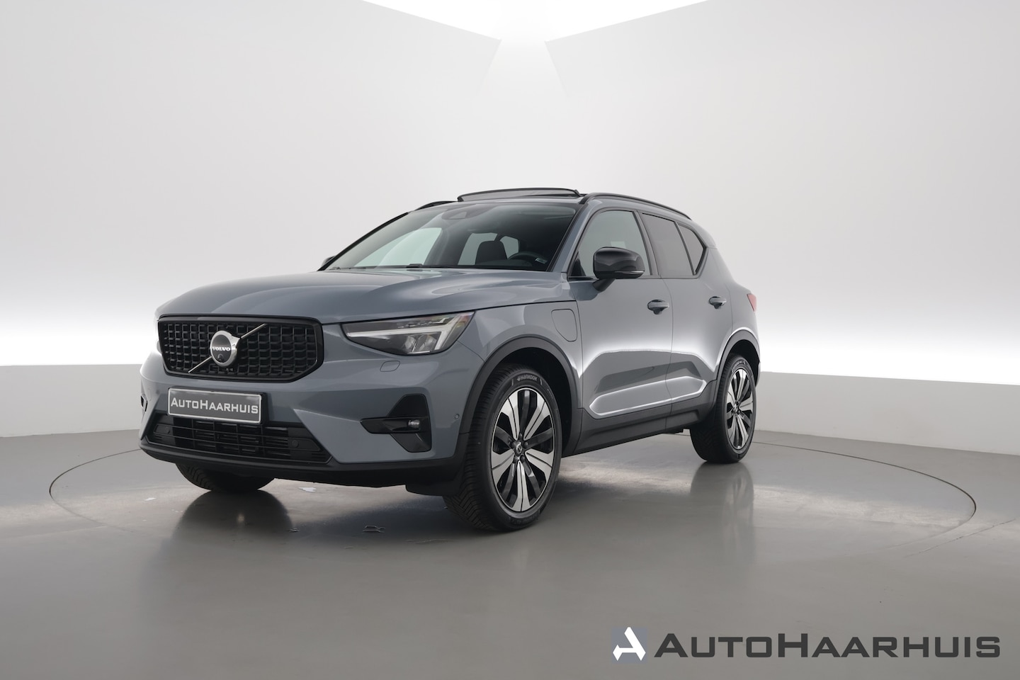 Volvo XC40 - 1.5 T5 Plug-in hybrid Ultimate Dark | SOH 95.4% | Pano | Bliss | Stoel-Stuurverw. | Memory - AutoWereld.nl