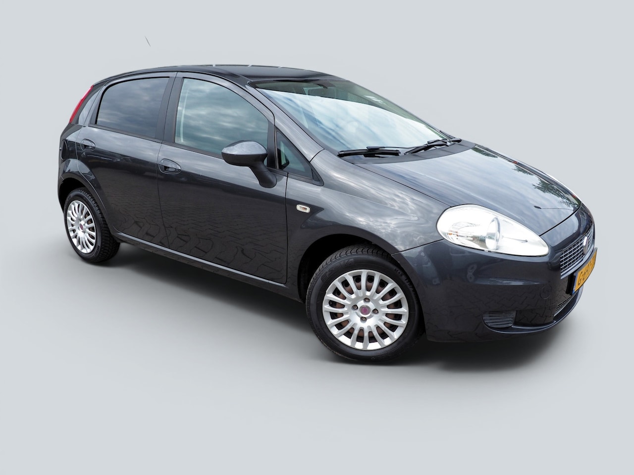 Fiat Grande Punto - 1.4 8v Active AIRCO 5 DEURS ELEK. PAKKET NW KOPPELING - AutoWereld.nl