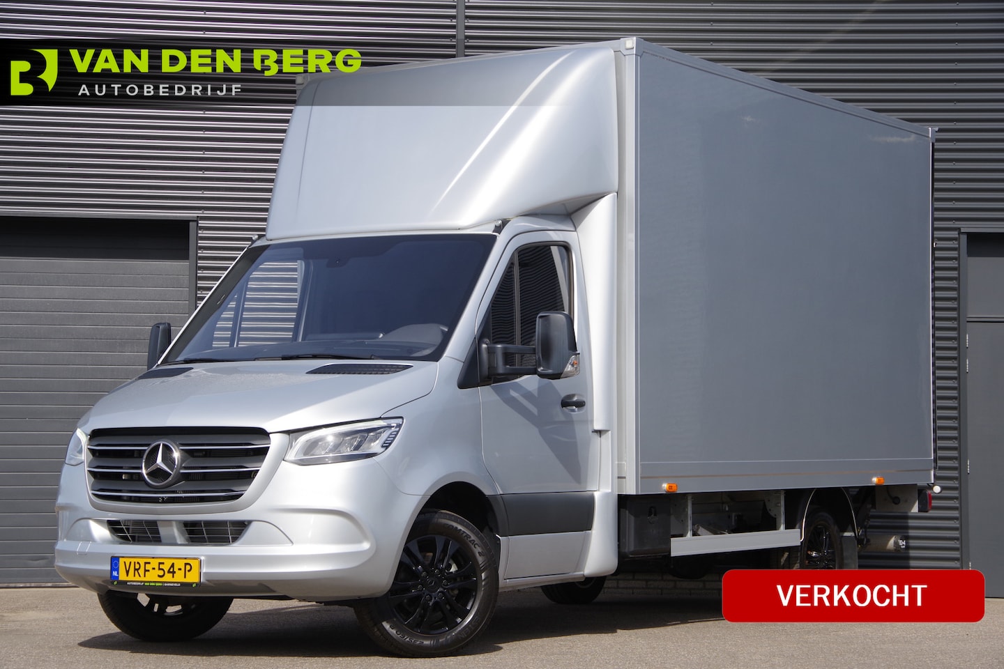 Mercedes-Benz Sprinter - 319 3.0 CDI V6 AUT. BAKWAGEN/LAADKLEP/ZIJDEUR, LED, CRUISE, CLIMA, DAB, NAVI BY APPLE CARP - AutoWereld.nl