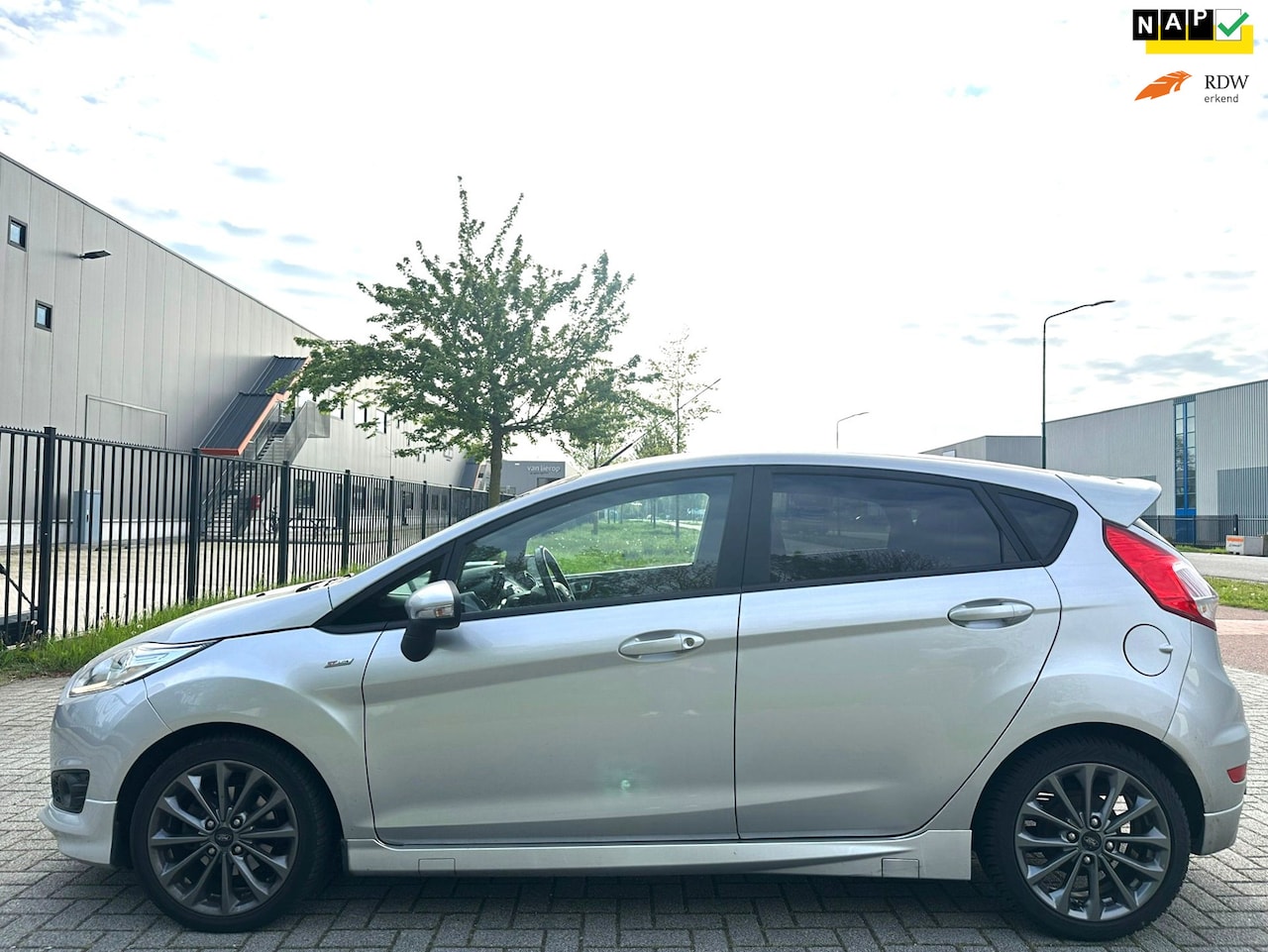 Ford Fiesta - 1.0 EcoBoost ST Line Navi Airco Cruise - AutoWereld.nl