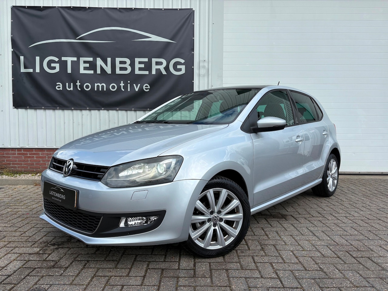 Volkswagen Polo - 1.2 TSI Highline DSG/LED/PANO/CLIMA/TREKHAAK/NAVI - AutoWereld.nl