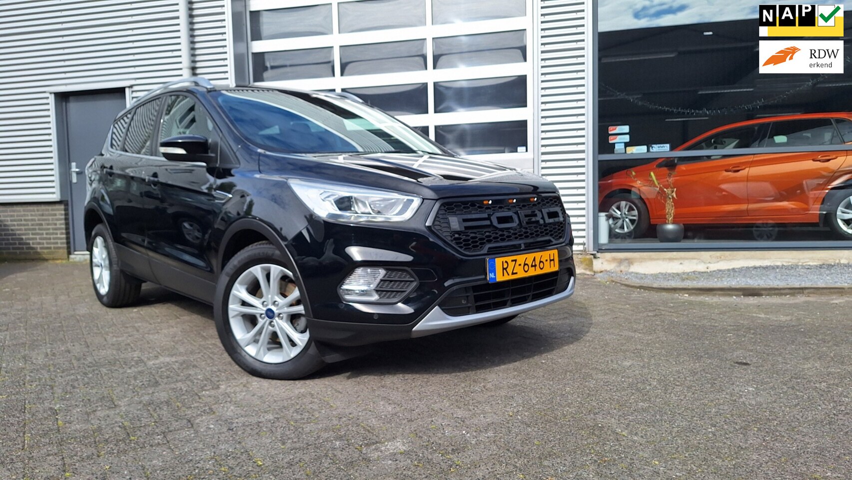 Ford Kuga - 1.5 EcoBoost Titanium/Nav*Camera*Pdc V/A*Trekhaak*Enz* - AutoWereld.nl