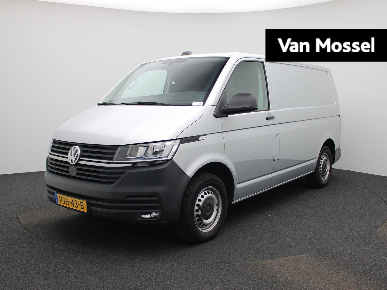 Volkswagen Transporter - 2.0 TDI L1H1 150PK | Automaat | Navigatie | Airco | Verwarmbare Voorruit | Multifunctionee - AutoWereld.nl