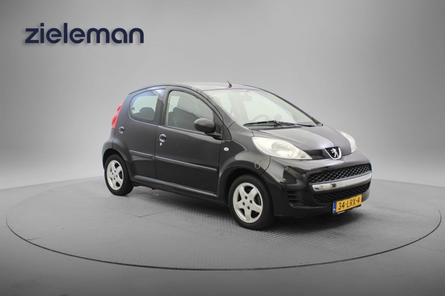 Peugeot 107 - 1.0 12V XS 5 Deurs Automaat - Airco, Toerenteller, Lichtmetalen Velgen - AutoWereld.nl