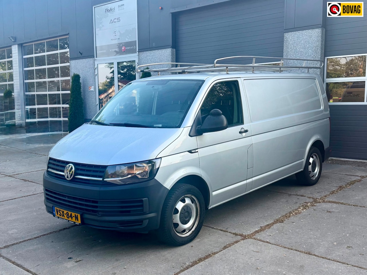 Volkswagen Transporter - 2.0 TDI L2H1Automaat|180pk - AutoWereld.nl