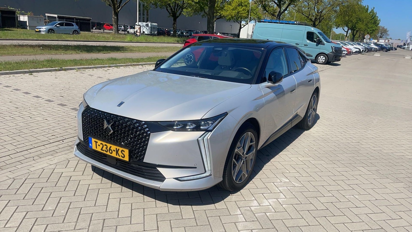 DS 4 - E-Tense Esprit De Voyage E-Tense Esprit De Voyage - AutoWereld.nl
