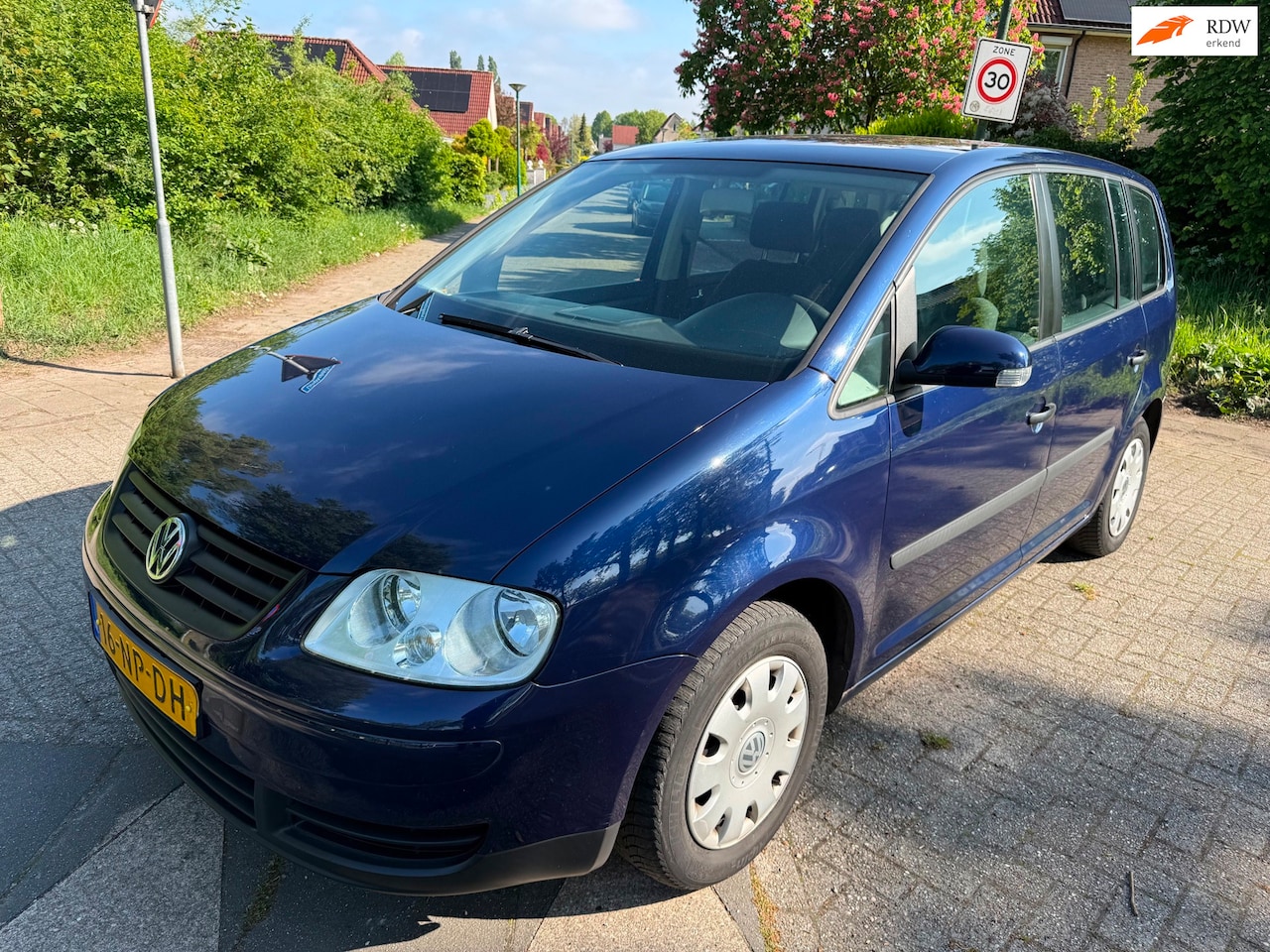Volkswagen Touran - 1.6 Trendline Inruil koopje Export Of Parts - AutoWereld.nl