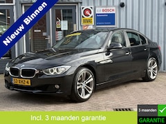 BMW 3-serie - 320i High Executive | AUTOMAAT| XENON | TREKHAAK | NAVI | PDC | CRUISE |