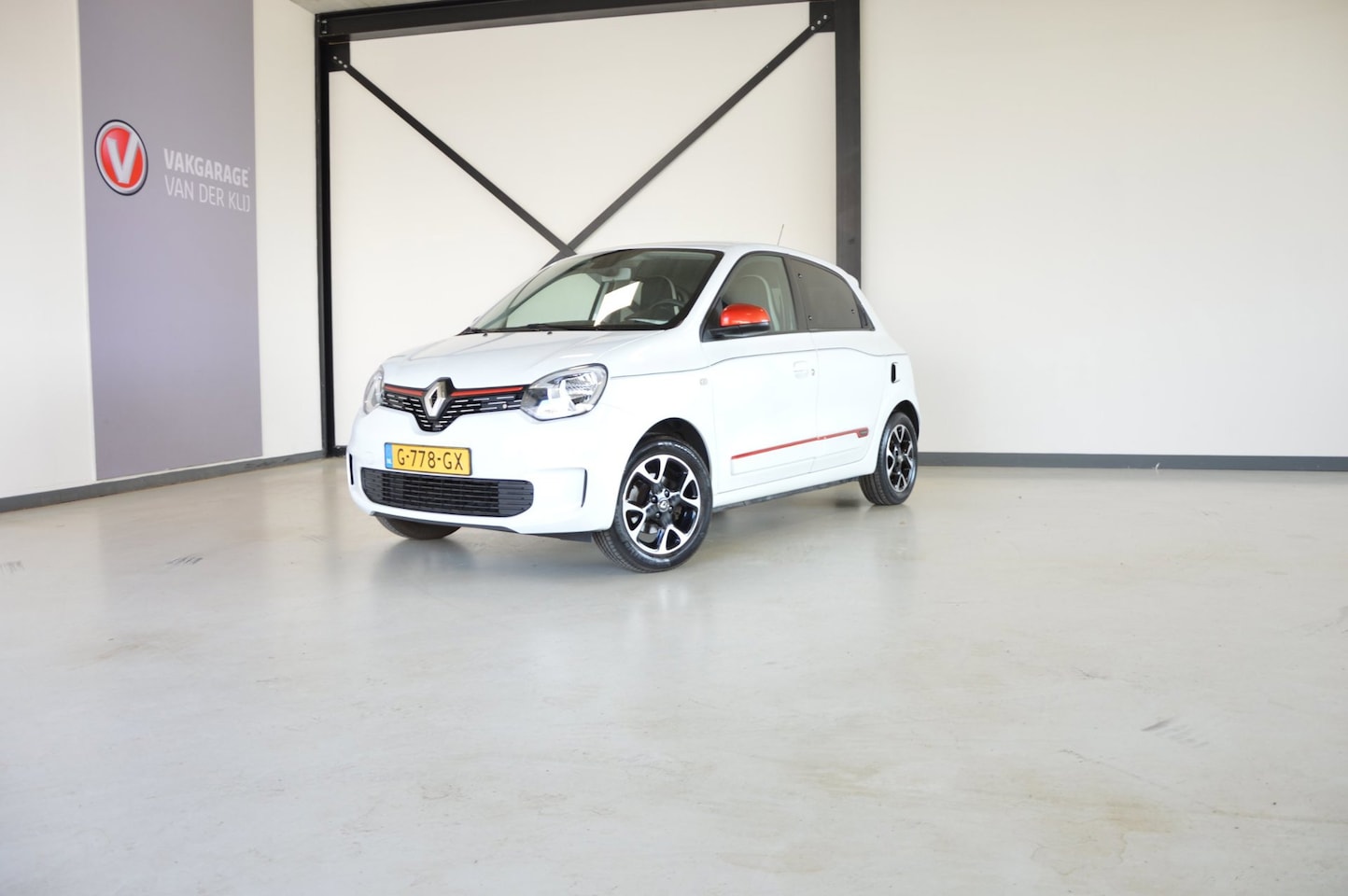 Renault Twingo - 1.0 SCe Intens|Apple Carplay|PDC|Camera|Automatische airco|Cruise Controle - AutoWereld.nl