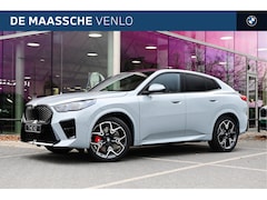 BMW iX2 - eDrive20 M Sport / Panoramadak / Trekhaak / M Sportstoelen / Head-Up / Adaptieve LED / Par