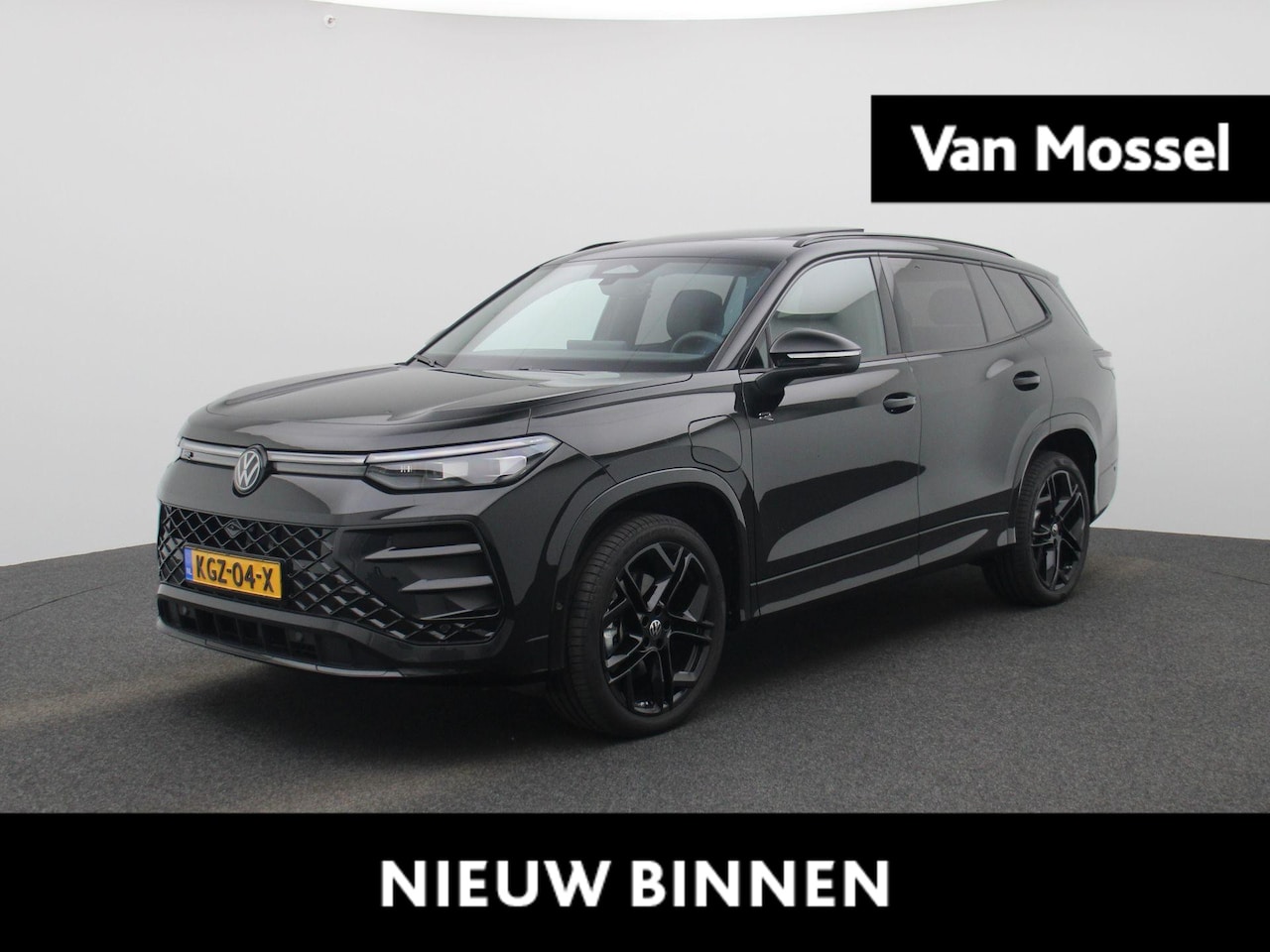 Volkswagen Tayron - 1.5 eHybrid R-Line Edition 272 PK| Origineel Nederlands | 1e Eigenaar | Panoramadak | Trek - AutoWereld.nl