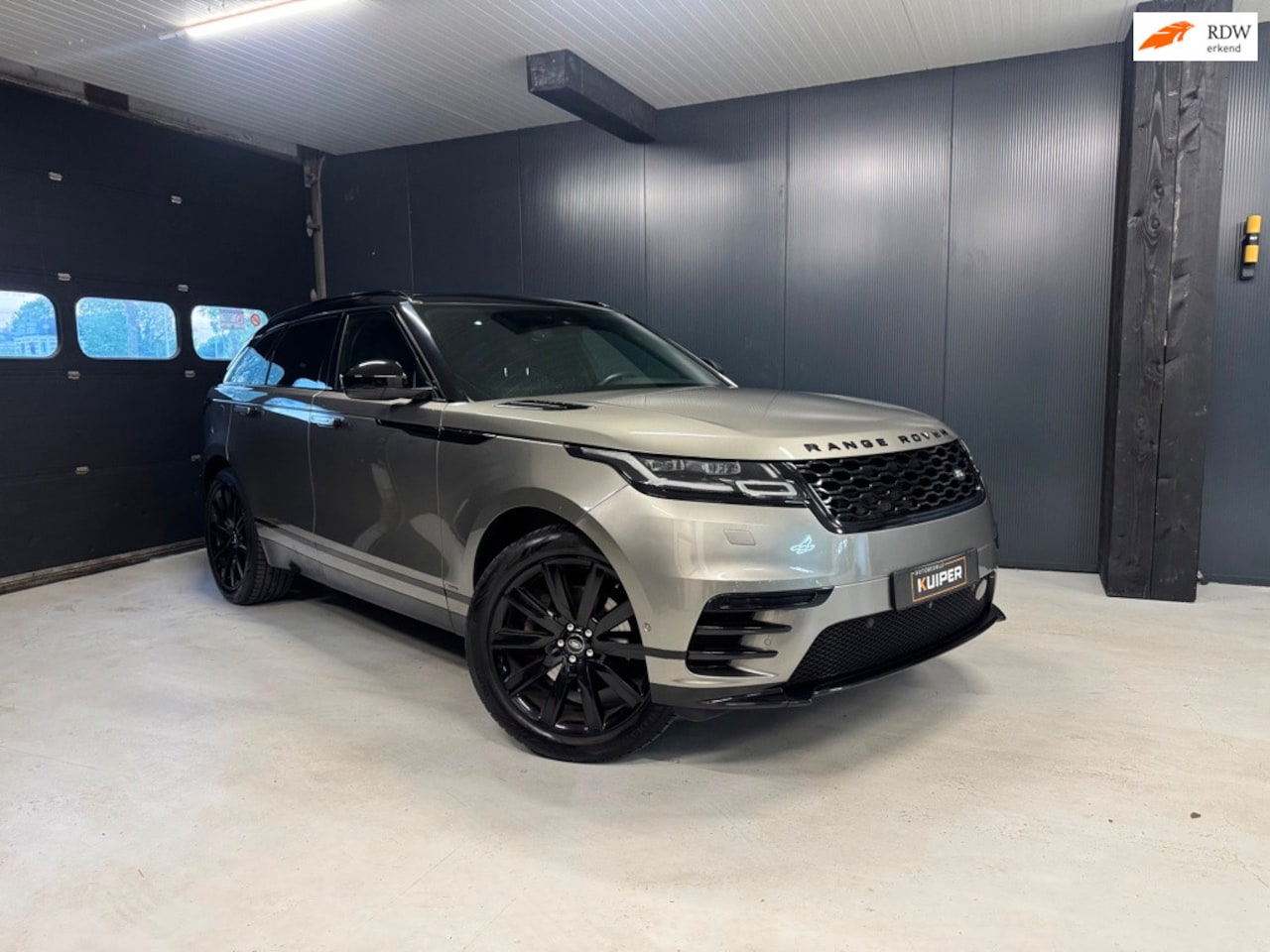 Land Rover Range Rover Velar - 2.0 P300 Turbo AWD R-Dynamic HSE PANO - AutoWereld.nl