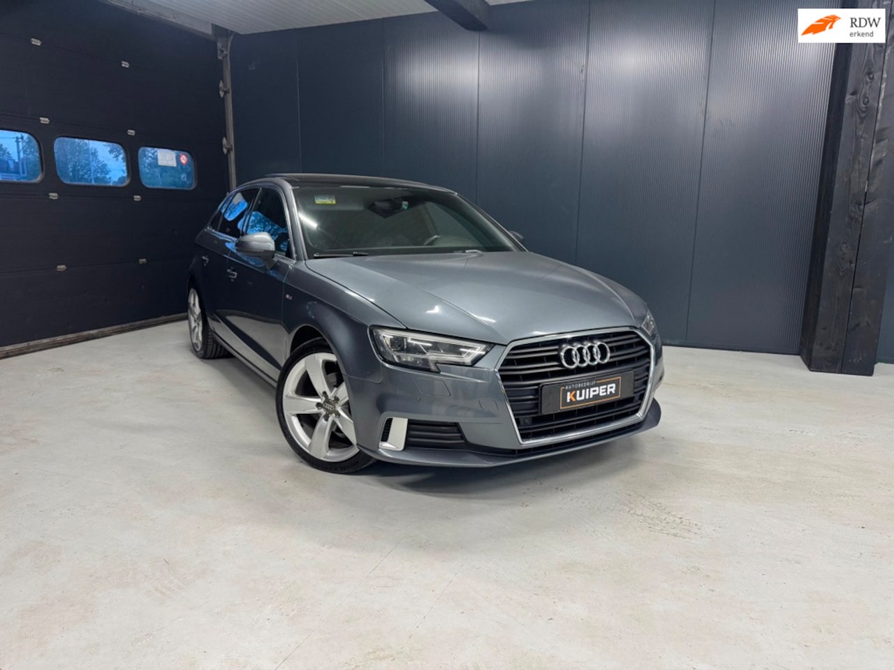 Audi A3 Sportback - 35 TFSI CoD 3x S-line DSG PANO - AutoWereld.nl