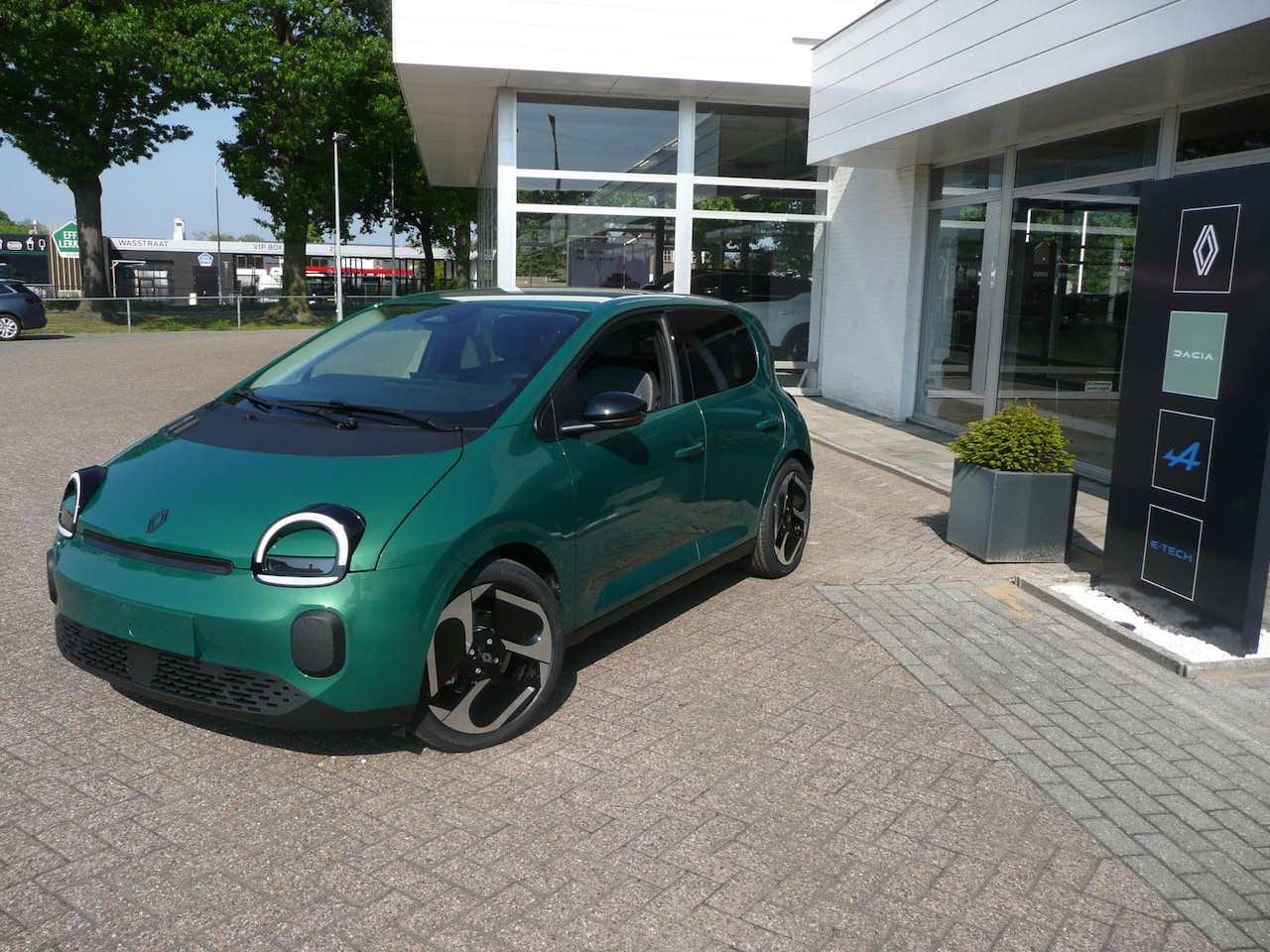 Renault Twingo - urban range techno 27.5 kWh VANAF: € 20.990! 18"LM VELGEN/ ADAPTIEVE CRUISE CONROLE/ PARK - AutoWereld.nl